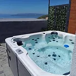Hill - Heated Pool & Jacuzzi, Panoramic Sea View 빌라