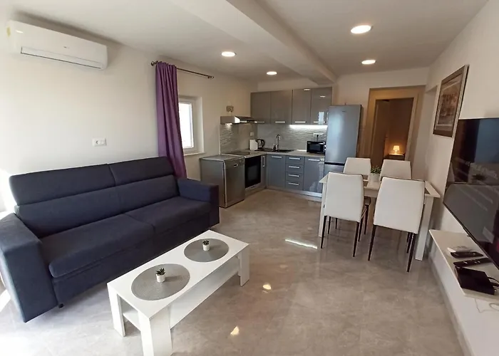 Hill With Private Pool * Makarska