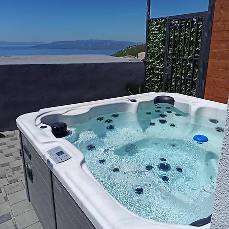 Hill With Private Pool 빌라