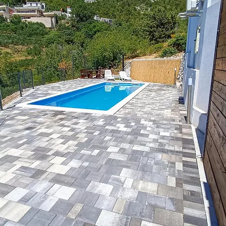 Hill With Private Pool * 마카르스카