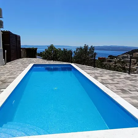 Hill - Private Pool & Jacuzzi