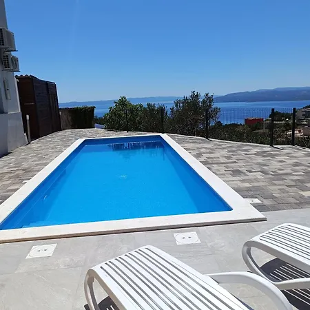 Hill With Private Pool 빌라 마카르스카