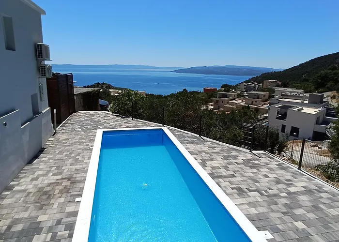 Hill With Private Pool